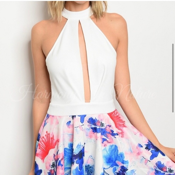 Ivory and floral royal dress - Picture 3 of 5